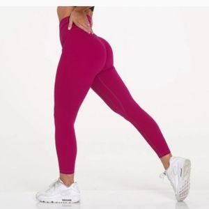 NVGTN signature leggings small